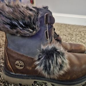 Women's 8.5 Timberland Fuzzy Boots